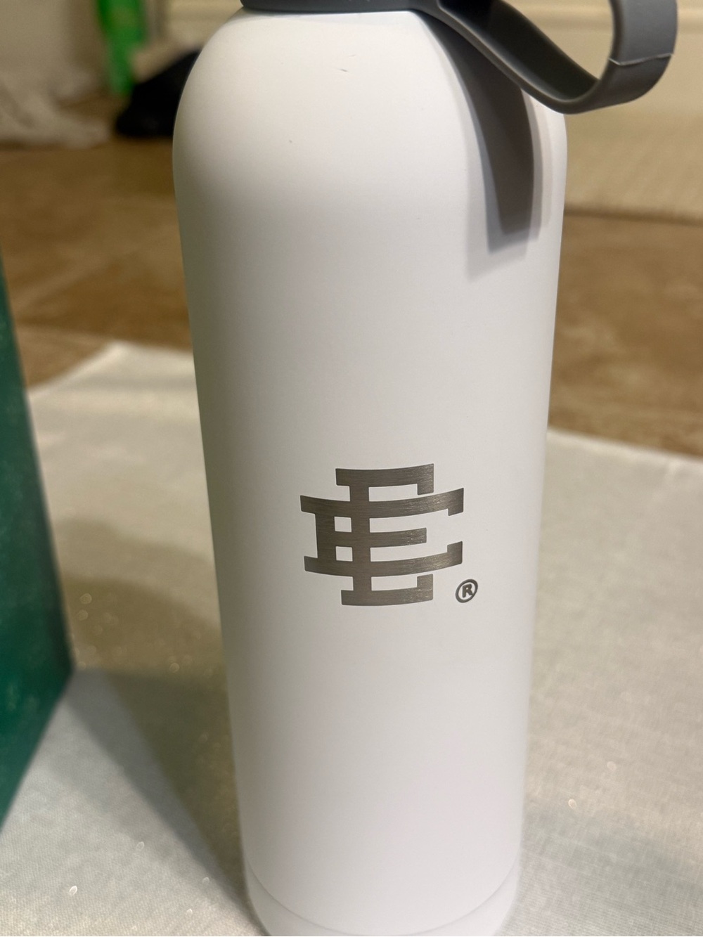 Eric Emanuel EE White Insulated Water Bottle w/ Box New (Unreleased)